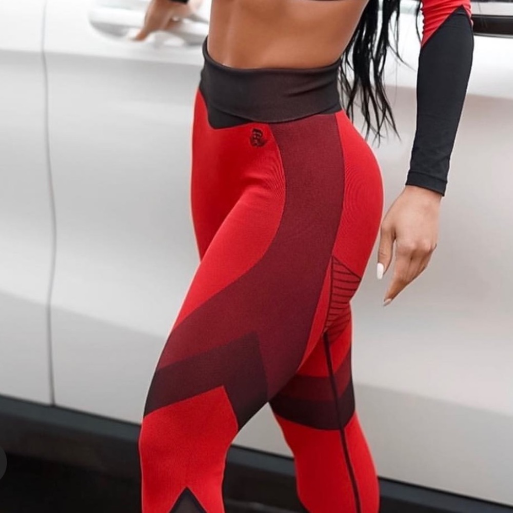 NWOT Body Engineers seamless booty leggings